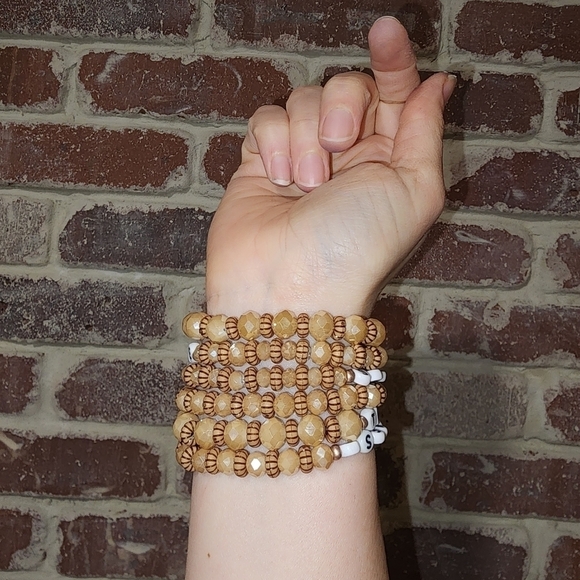 Taylor Swift Evermore Fearless Handmade Holiday Tin w/ 6 Friendship Bracelets - Picture 9 of 15